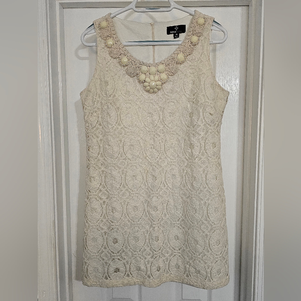 EUC Ronni Nicole Embellished & Lace Dress Size 14